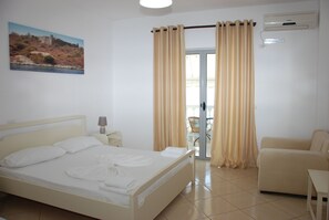 Double Room, Beach View | Desk, free WiFi, bed sheets - Hotel Te Stefi (Himarë)