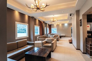 Coin salon dans le hall