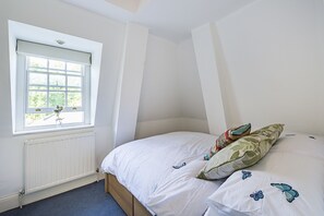 House, 3 Bedrooms | Premium bedding, iron/ironing board, free WiFi, bed sheets