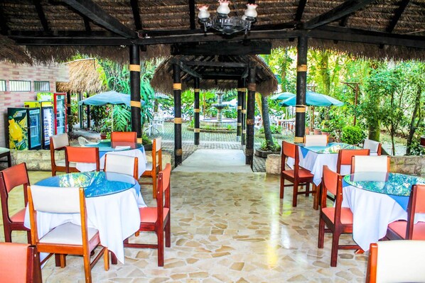 Restaurant - Hotel Arazá (Nueva Loja)