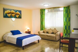 1 habitación, ropa de cama de alta calidad, minibar y escritorio 