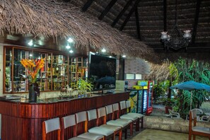 Bar (on property) - Hotel Arazá (Nueva Loja)