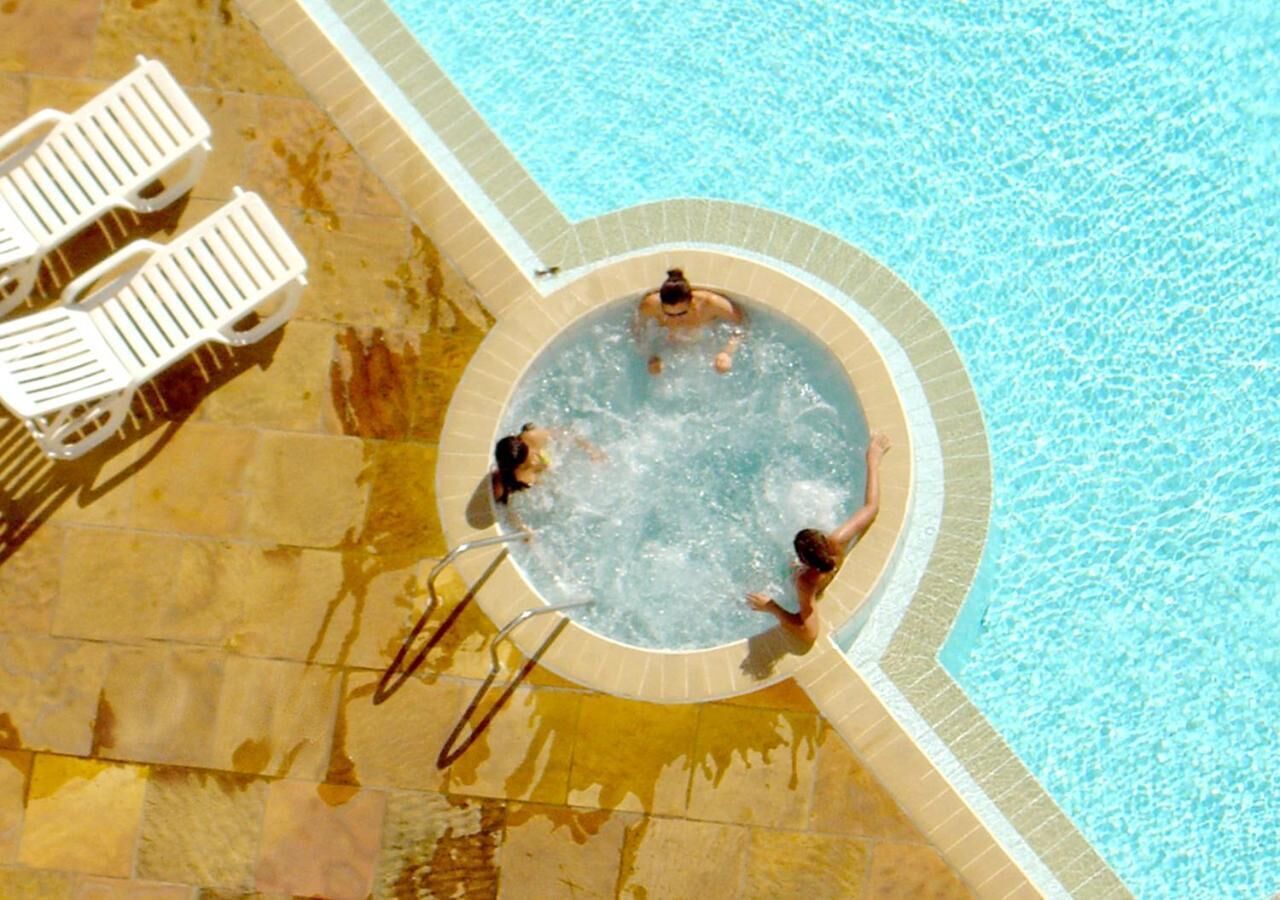 3 outdoor pools, pool umbrellas, pool loungers