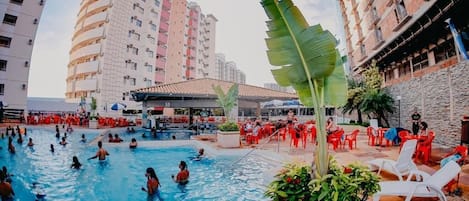 3 outdoor pools, pool umbrellas, sun loungers