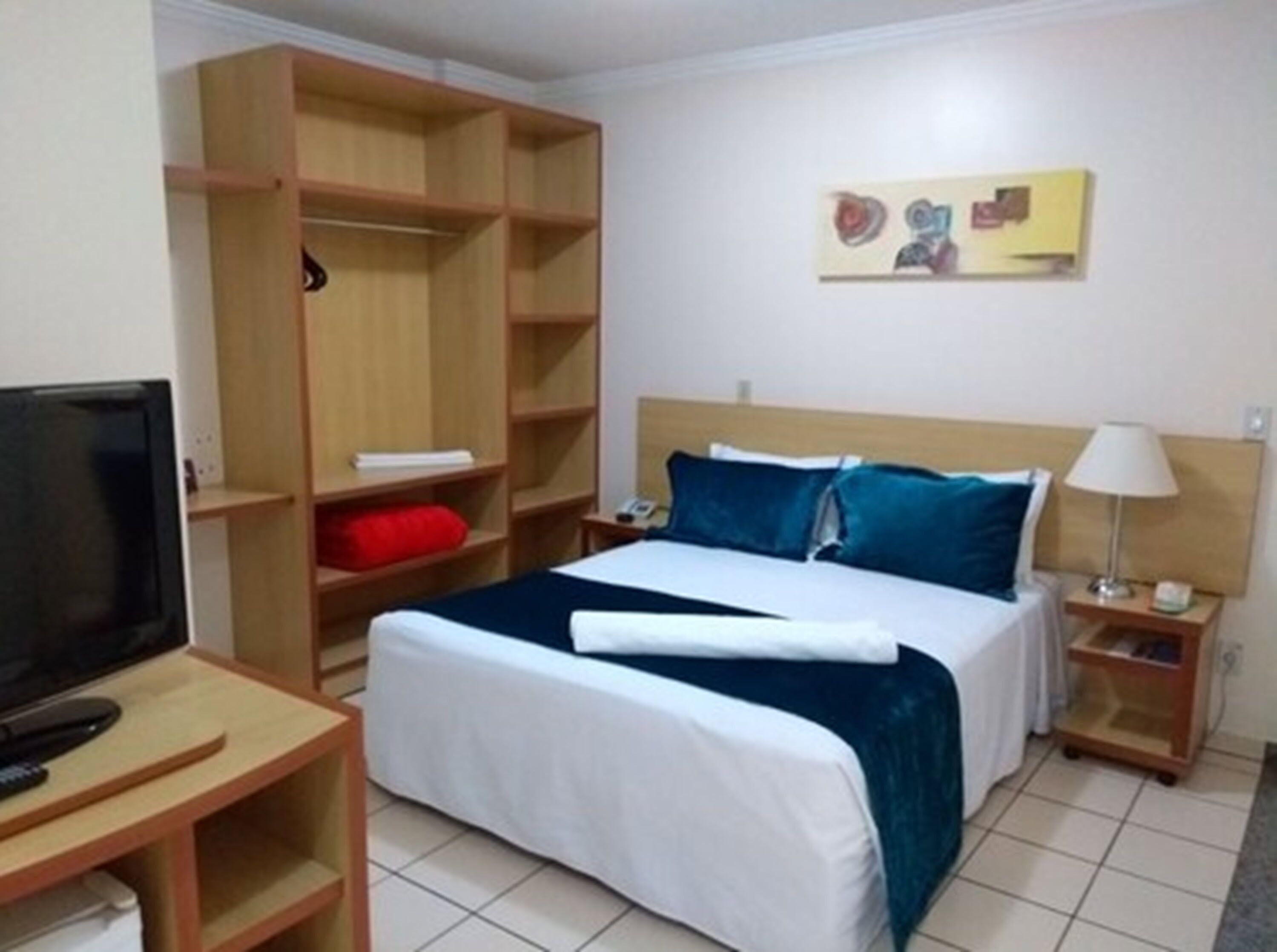 minibar, in-room safe, free wifi, bed sheets