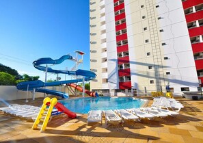 3 outdoor pools, pool umbrellas, sun loungers - Villas Diroma Residence - BVTUR (Caldas Novas)