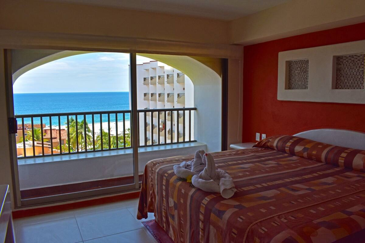 Luxury Apartment, 2 Bedrooms, 2 Bathrooms, Ocean View | Premium bedding, in-room safe, iron/ironing board (on request)