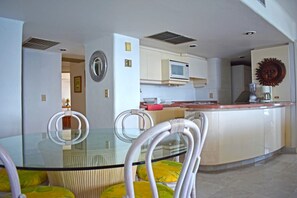 Private kitchen - Aca Suites Ixtapa (Ixtapa)