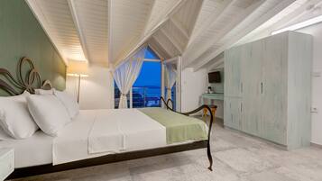 Deluxe Loft | In-room safe, individually decorated, individually furnished