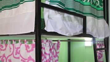 Iron/ironing board, free WiFi, bed sheets