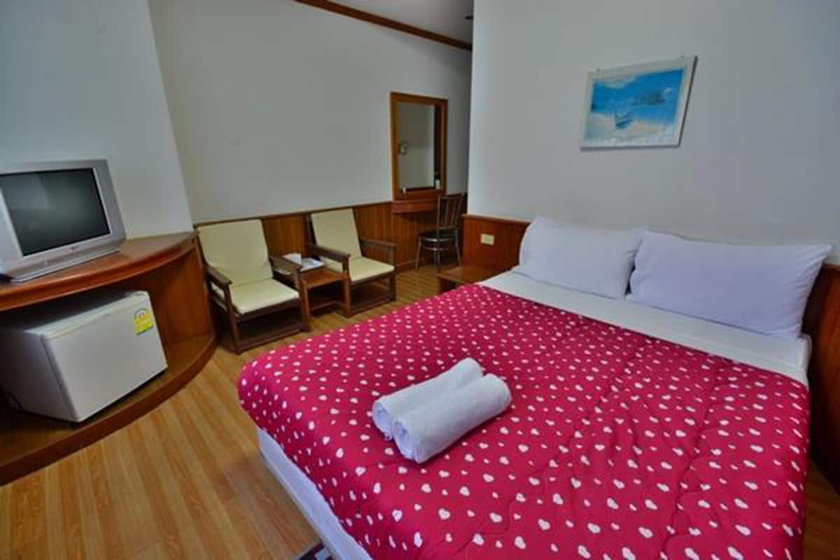 In-room safe, free WiFi