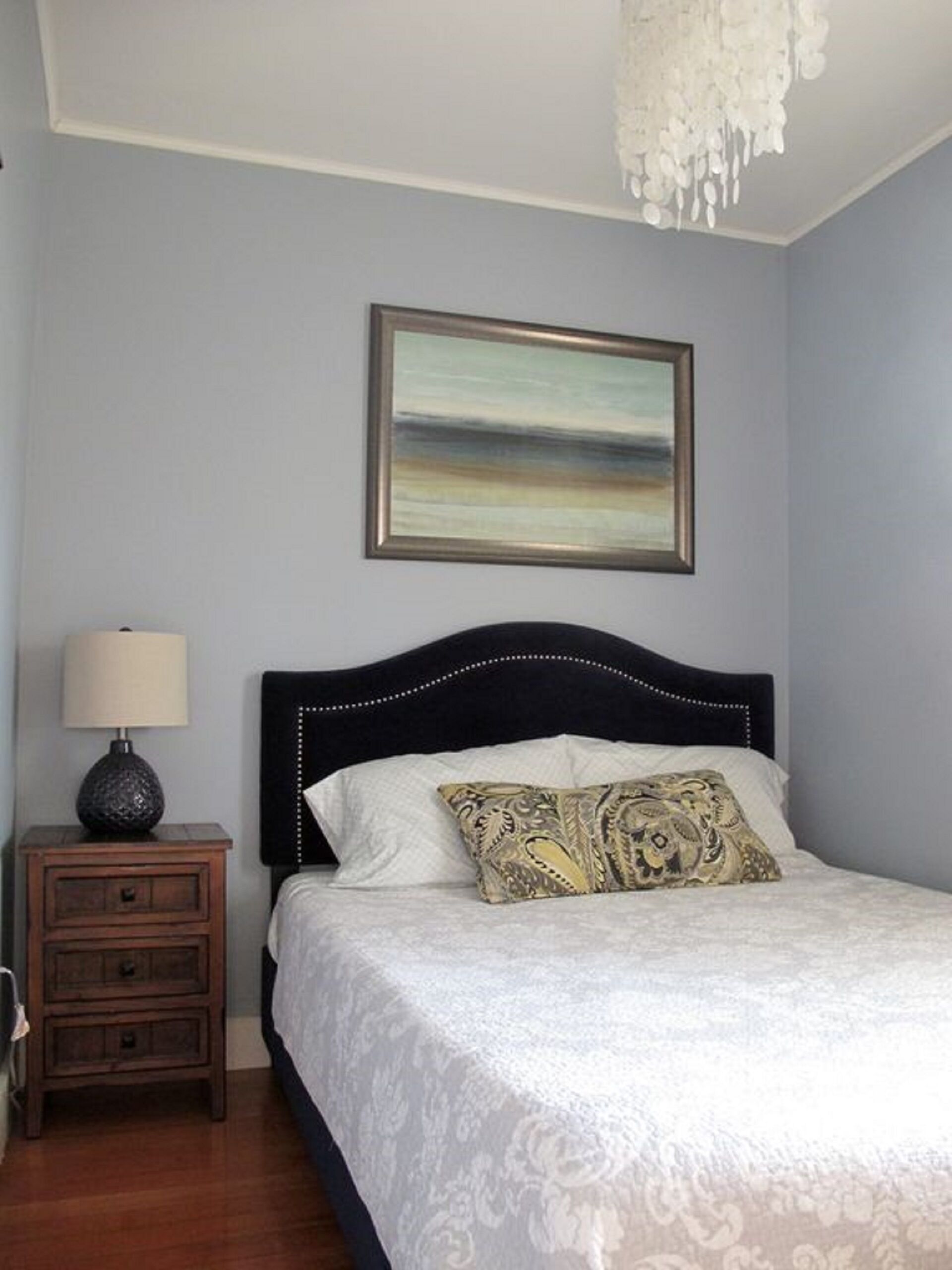 New-Charming 2BR Condo , Amazing Location - Steps To Town