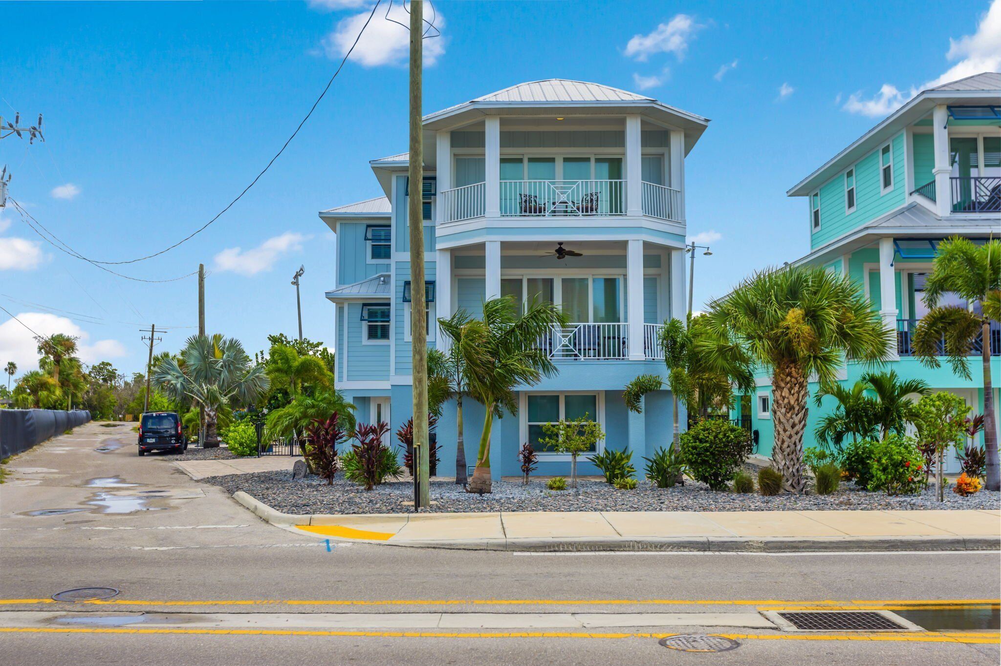 The Seahorse - Ocean views Pool home!