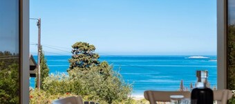 Oceanfront Haven with Unparalleled Views and Retreat Living