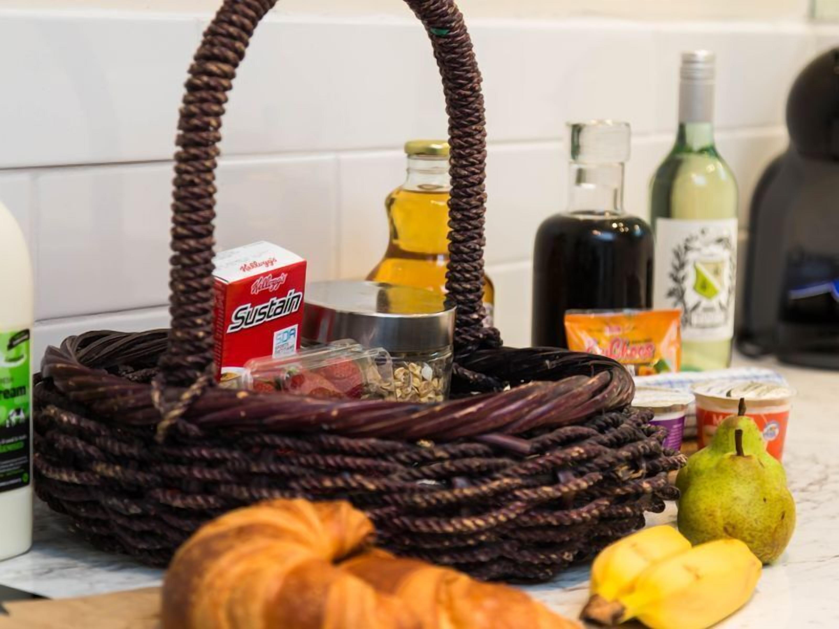 Oceanfront Haven with Unparalleled Views and Retreat Living — image 11