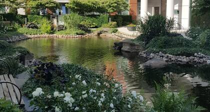 Outstanding 32nd floor Stunning unubstructed views 2bedroom den sleeps 5 parking