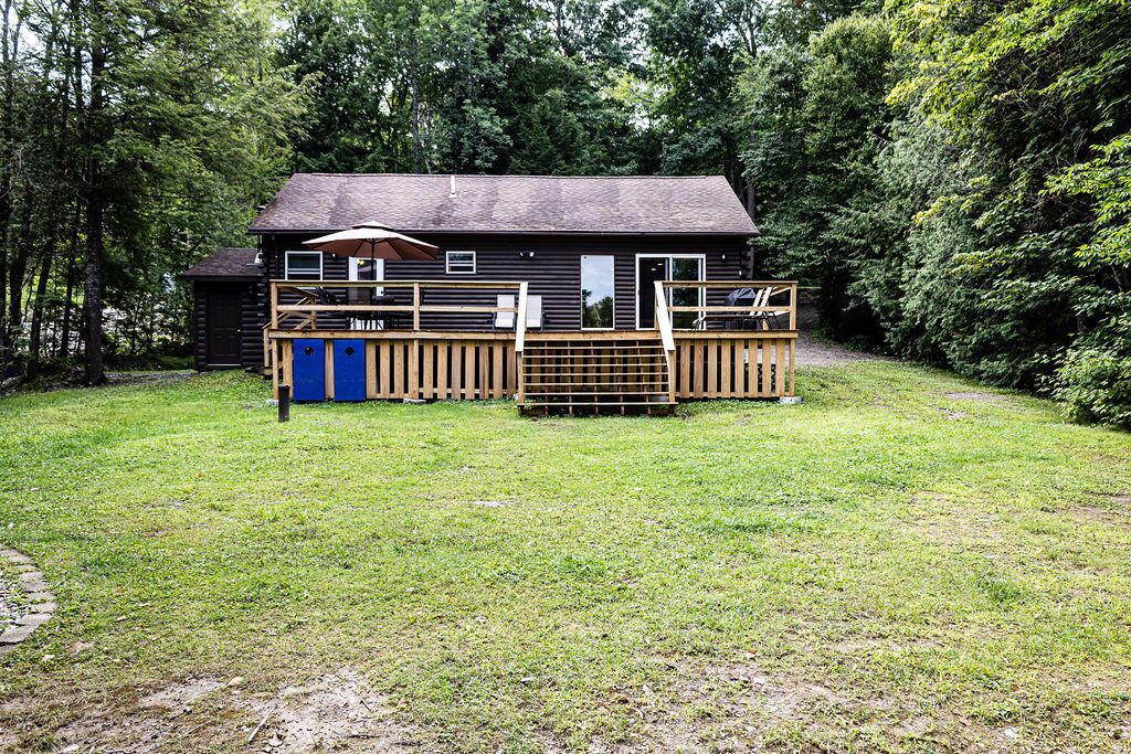 Four Season Getaway on Upper Cold Stream Pond (Big Narrows) 