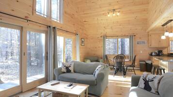 TV, fireplace, stereo