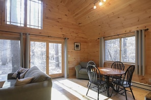 Interior - Family Friendly Rustic Newly Renovated Cabin Abutting The White Lake State Park. (Tamworth)