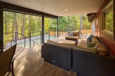 Spacious Family Getaway with Hot Tub, Pickleball & BBQ Deck