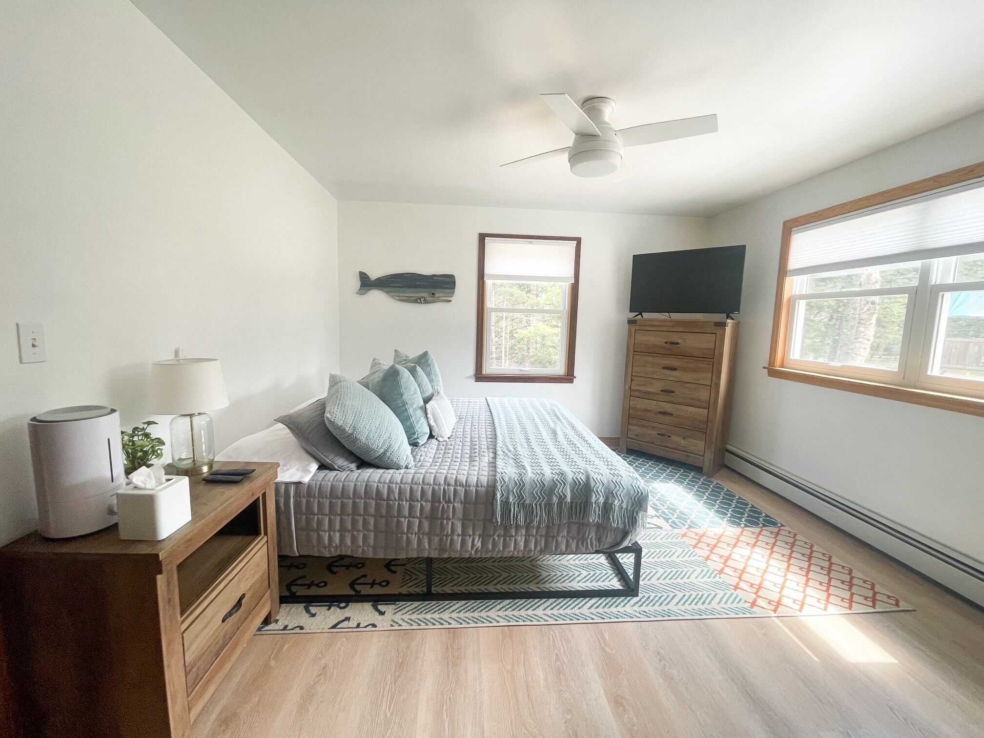 2 bedrooms, travel cot, free WiFi, bed sheets