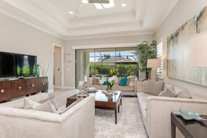 スマートテレビ、テーブルサッカー台、おもちゃ、ステレオ