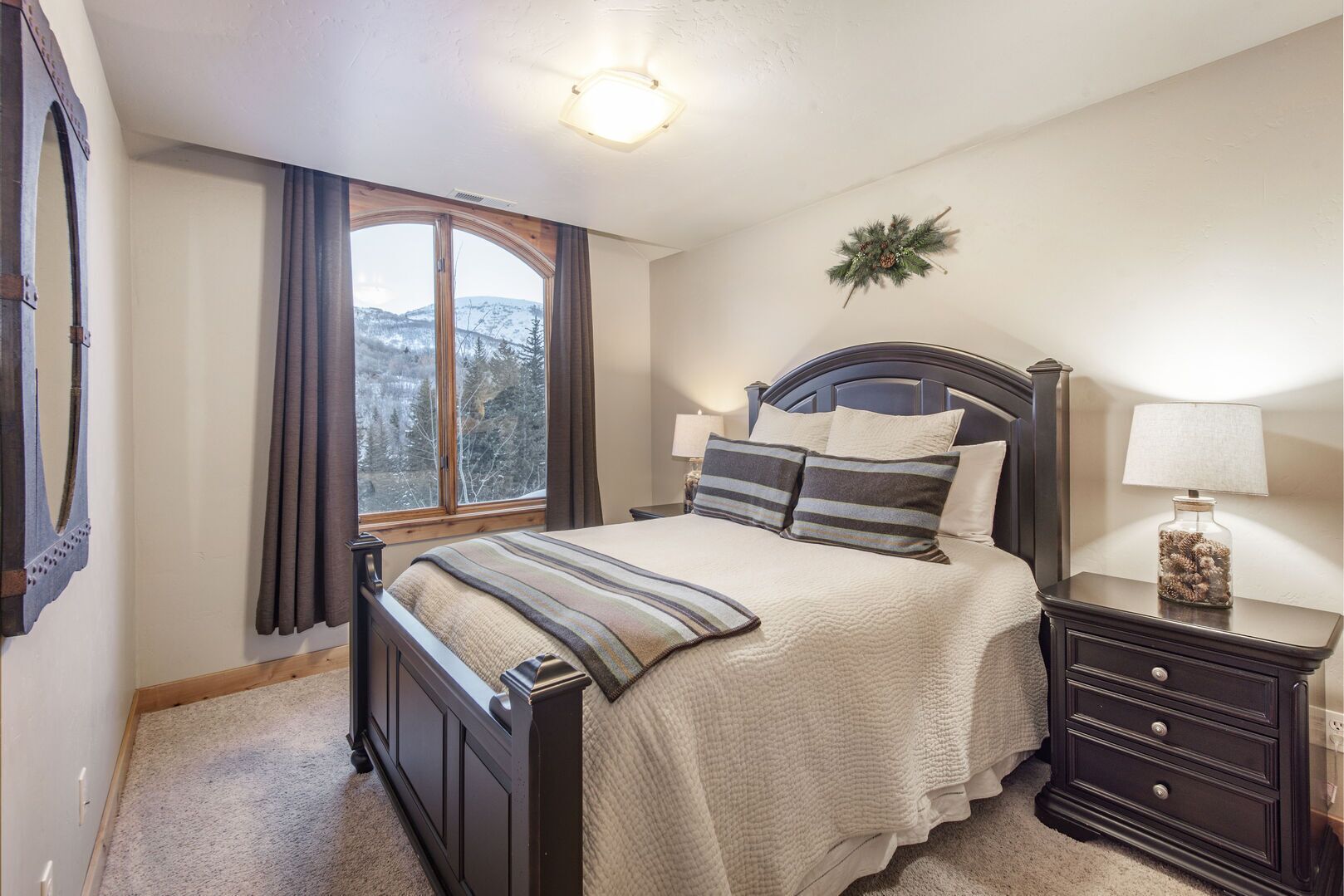 BOULDER RIDGE - 7 BD, HUGE THEATER, POOL TABLE, HOT TUB, SAUNA