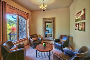 Interior - BOULDER RIDGE - 7 BD, HUGE THEATER, POOL TABLE, HOT TUB, SAUNA (Sundance)