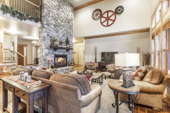 Smart TV, fireplace, DVD player, table football