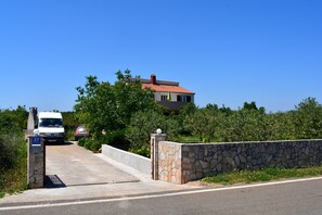Property grounds - SOLTA, closest Island to city of Split, have a remarkable holidays (Gornje Selo)