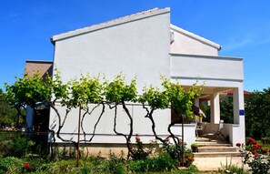 Exterior - SOLTA, closest Island to city of Split, have a remarkable holidays (Gornje Selo)