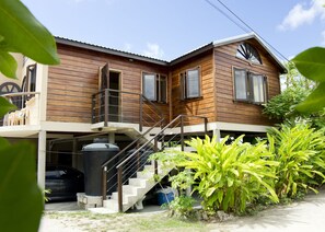 Exterior - The treehouse cabin  (Saint Philip)
