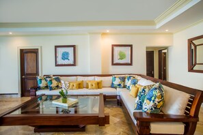 Smart-TV, DVD-Player, Stereoanlage