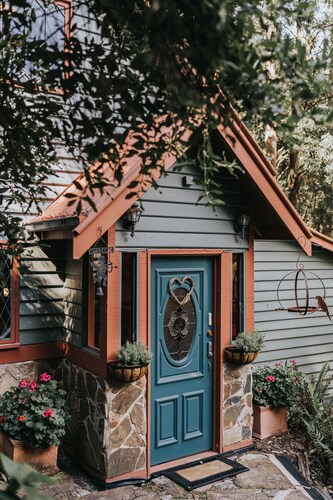 Wild Orchid Olinda ~ Private Luxury self contained Cottage ~ Dandenong Ranges