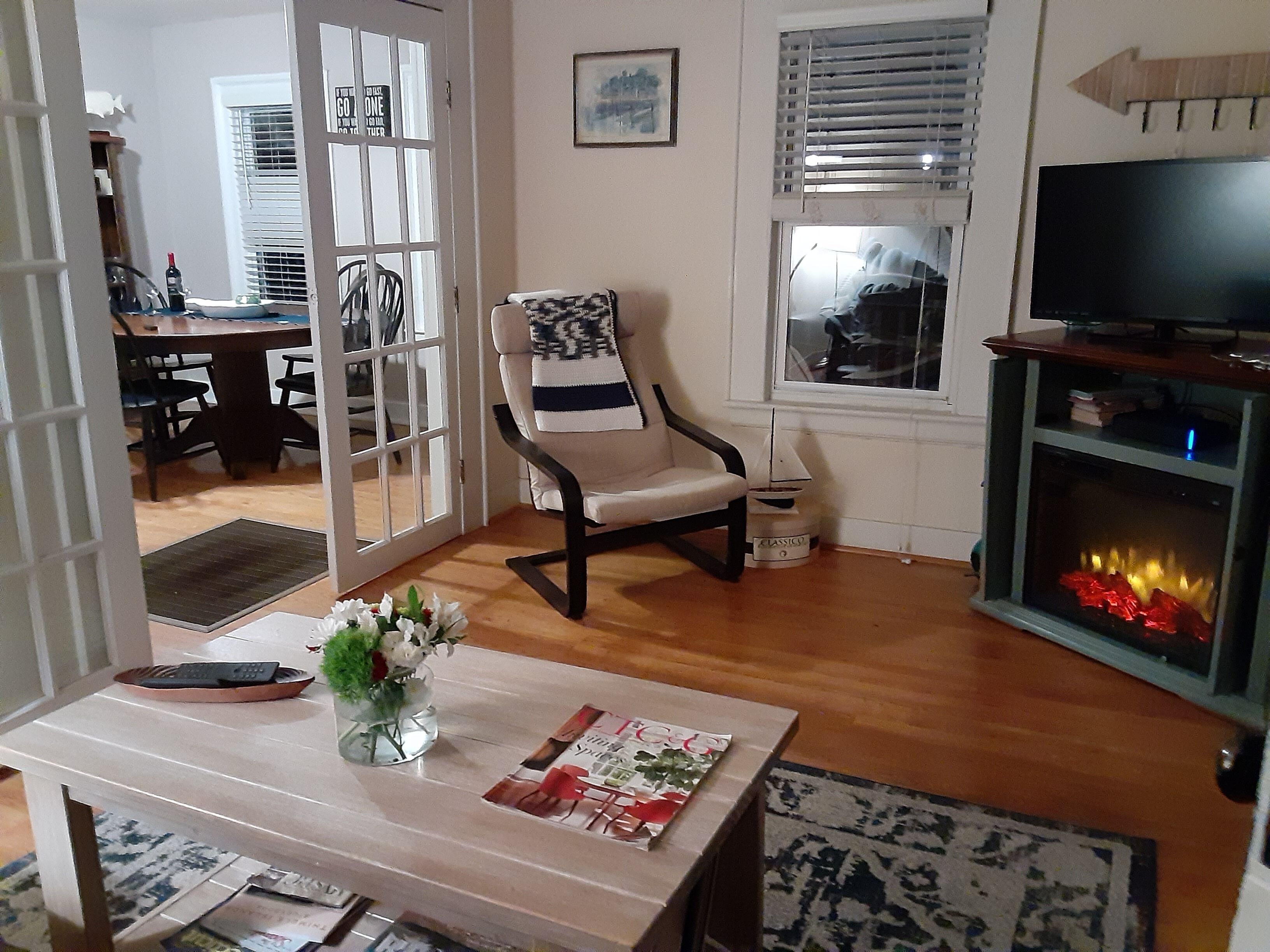 Cozy  Home  near private beach , close to New Haven area colleges   Hospitals 