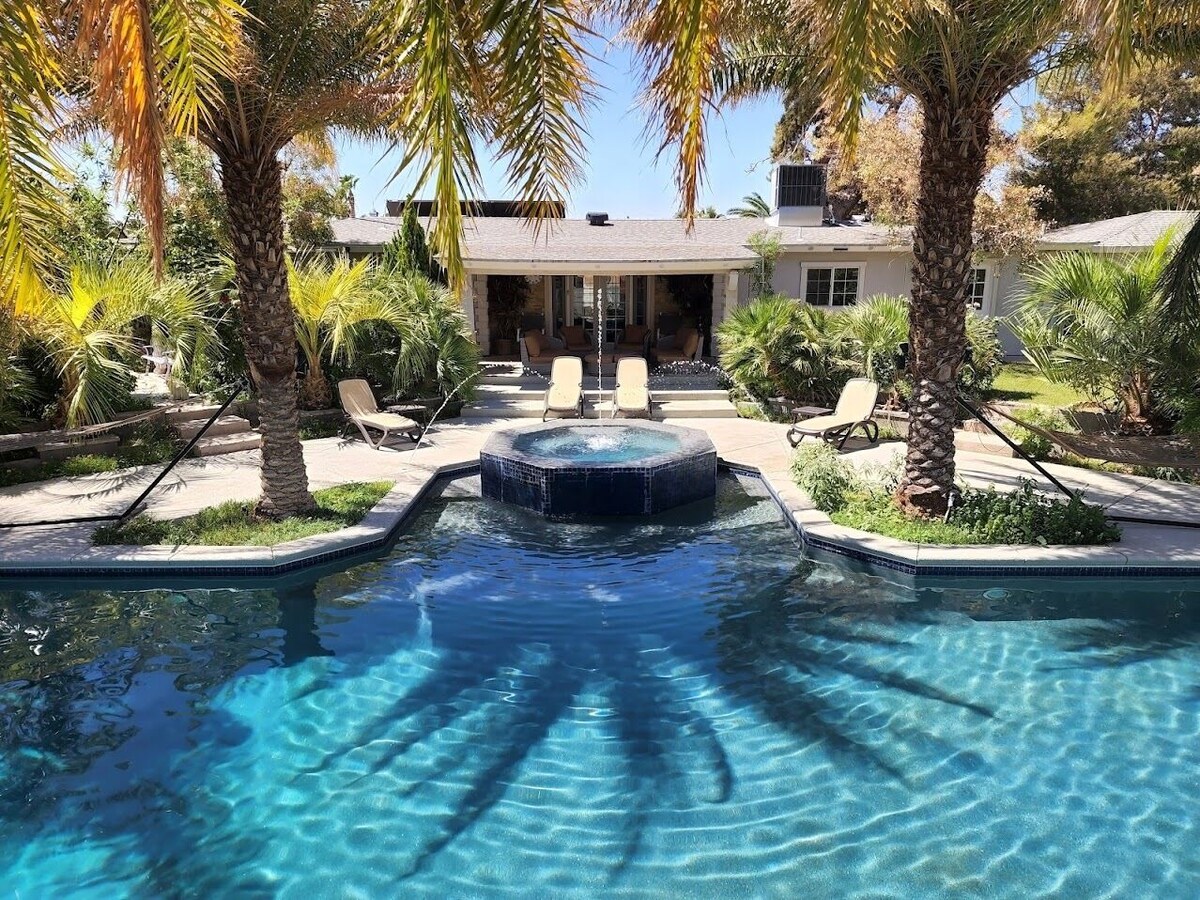 🌴 Escape in a private pool, jacuzzi, bbq, koi pond, garden, best outdoor area!