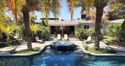 4br villa, grande piscine, jacuzzi, barbecue, intimité totale à proximité du centre-ville de Las Vegas