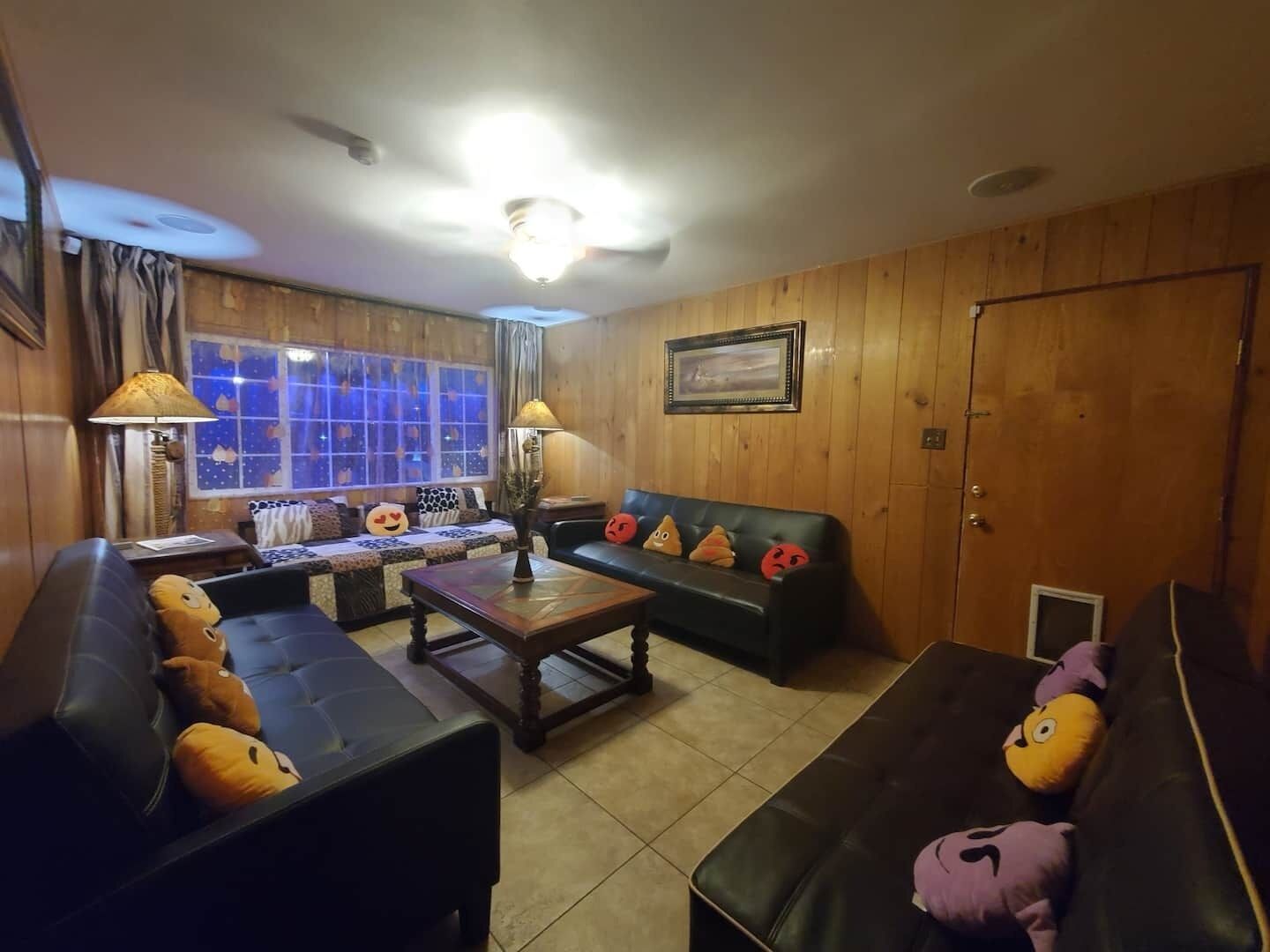 🌞 Escape in a private pool, jacuzzi, bbq, koi pond, garden, best outdoor area!