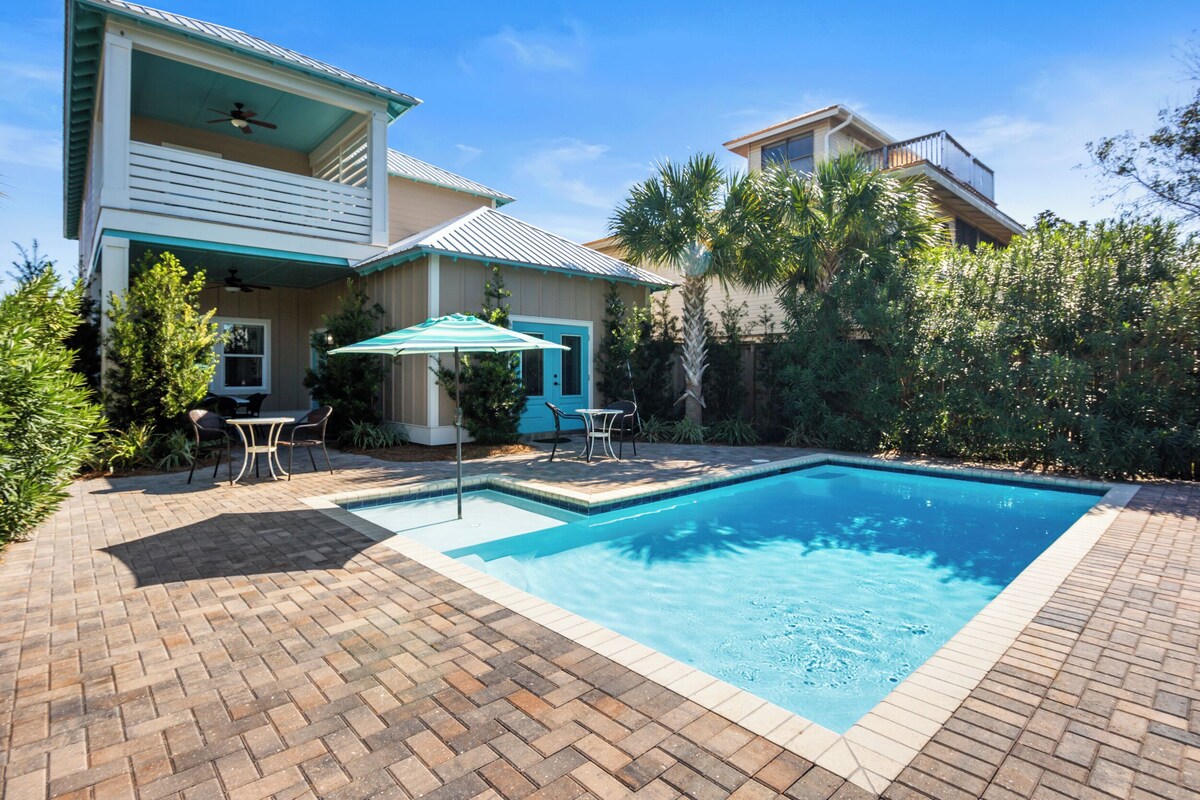 Blue Coconut: Private Pool, 6-Seater Golf Cart, Steps to Beach