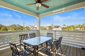 Outdoor dining - Blue Coconut | Private Pool | 6-Seater Golf Cart | Steps to Beach (Destin)