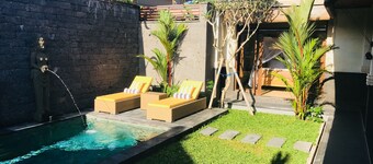 Welcome to Paradise. Quiet & Tranquil.  Pool & Garden 