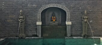 Welcome to Paradise. Quiet & Tranquil.  Pool & Garden 