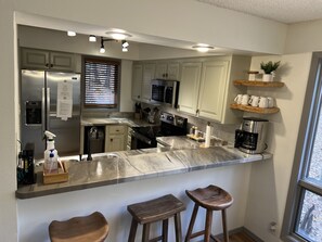 Fridge, microwave, stovetop, dishwasher