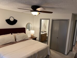 2 bedrooms, iron/ironing board, travel cot, WiFi