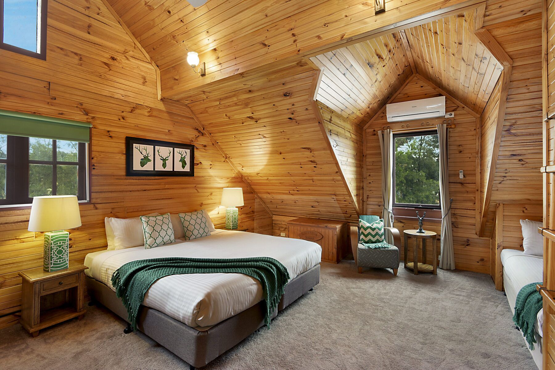 Hunter Valley Lodge & Retreat - STAYZ HOLIDAY HOME FINALIST   — image 12