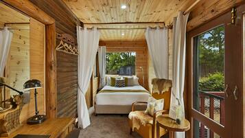 11 bedrooms, desk, iron/ironing board, free WiFi