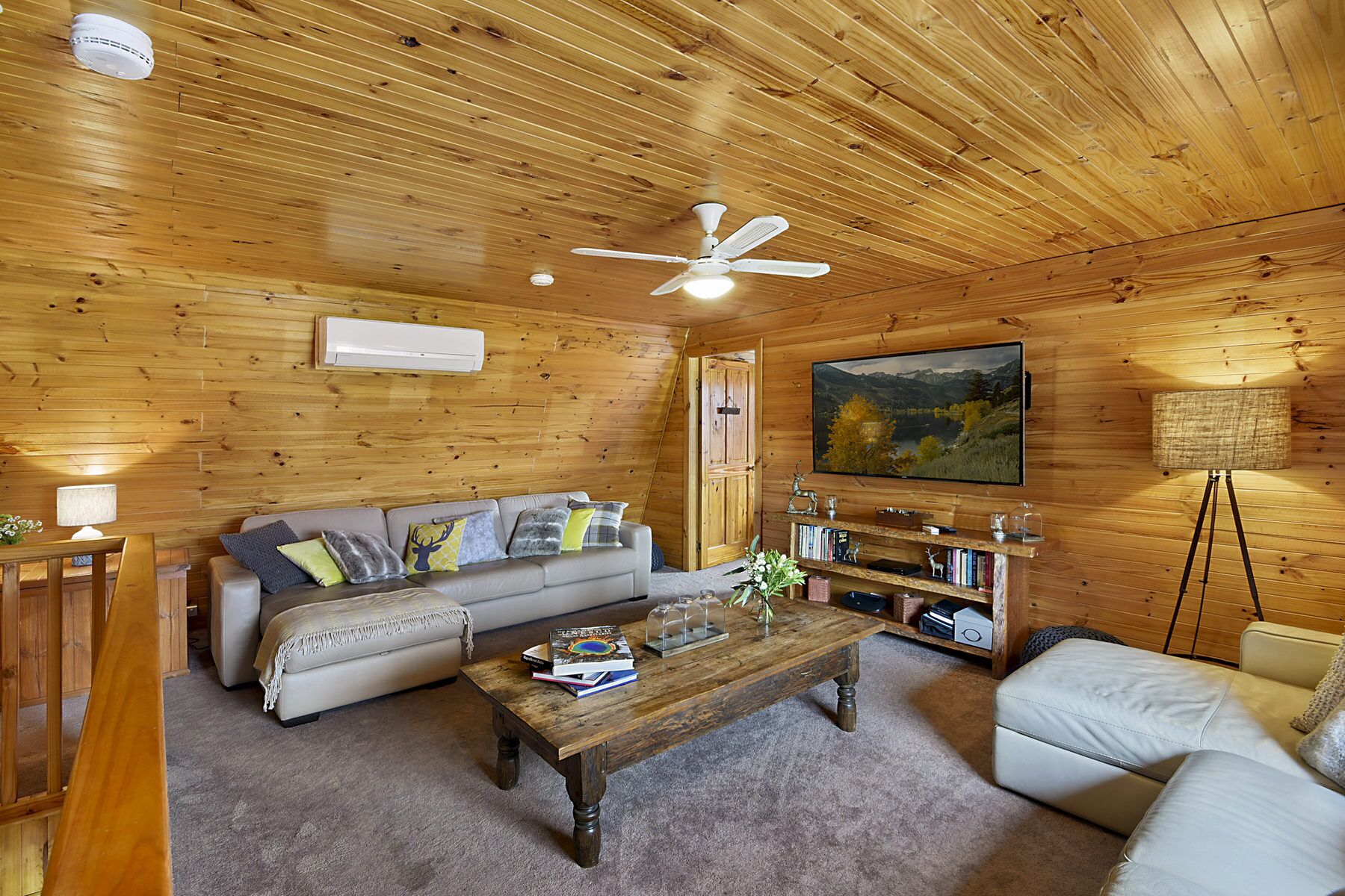 Hunter Valley Lodge & Retreat - STAYZ HOLIDAY HOME FINALIST   — image 14