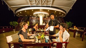 Breakfast, lunch and dinner served - Dragon Legend Cruise (Hong Gai)