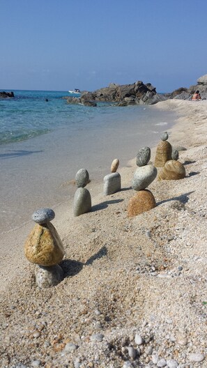 On the beach - Townhouse with stunning view, only 5 minutes walk to the beach (Vibo Valentia)