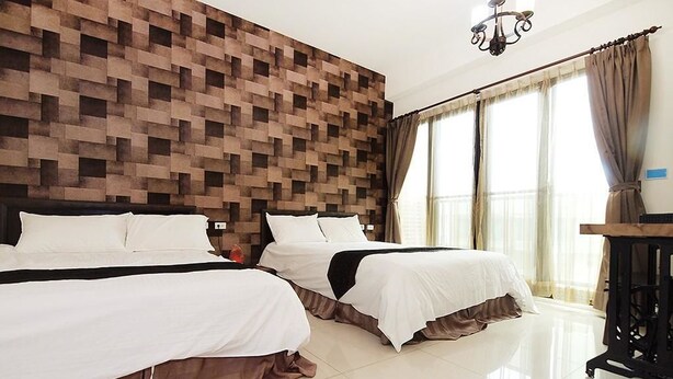 Quadruple Room | Desk, blackout drapes, WiFi (free) - Old Car Home (Luodong)